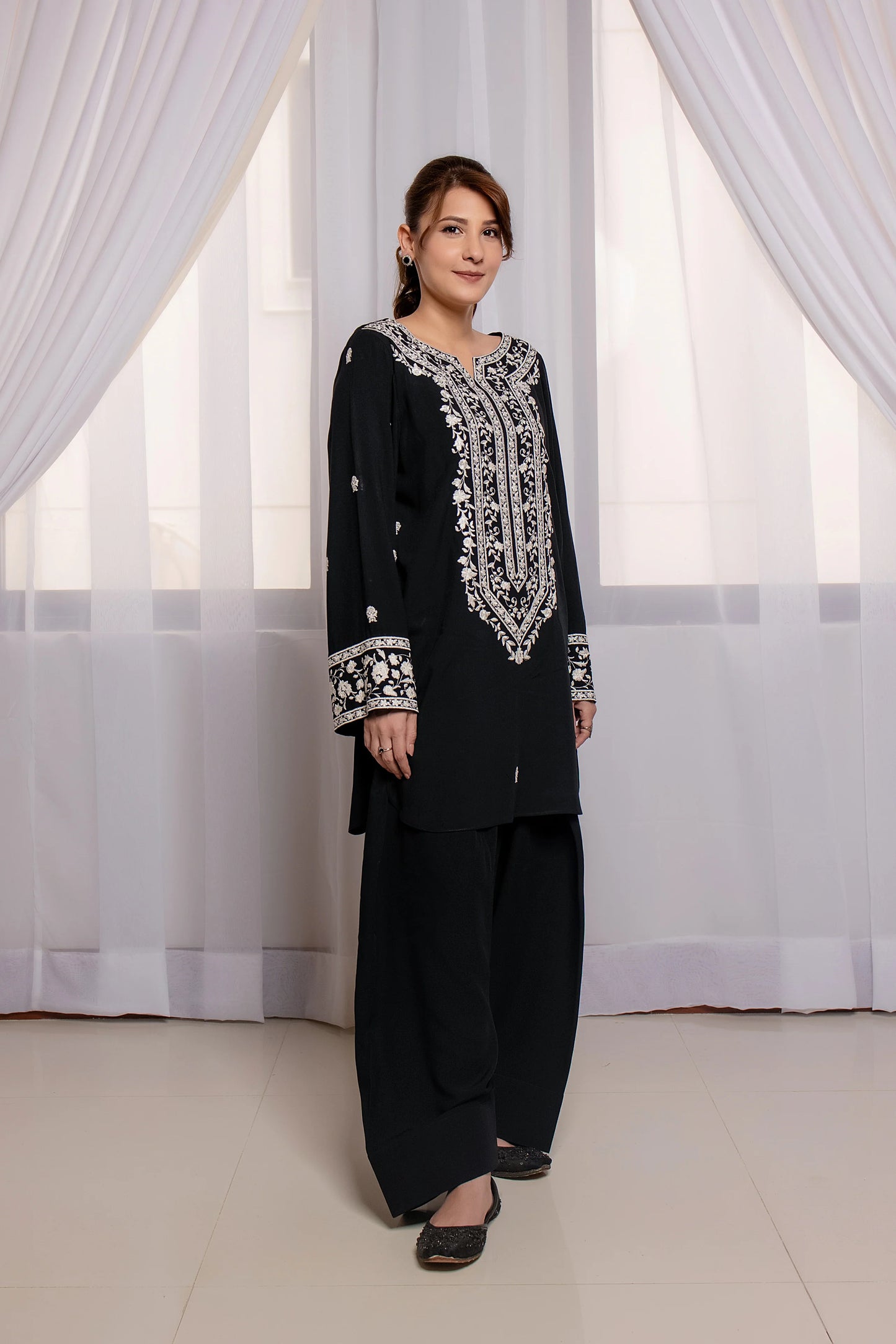 Black Aura 3pc  (Farshi Shalwar)