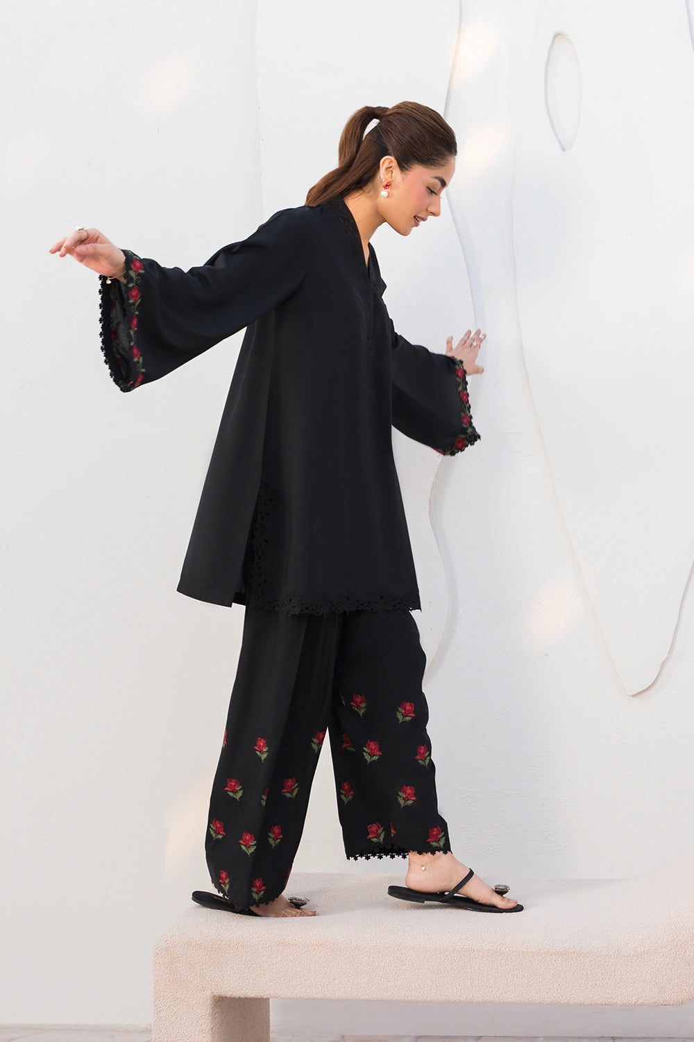 OASIS 2-PIECE EMBROIDERED