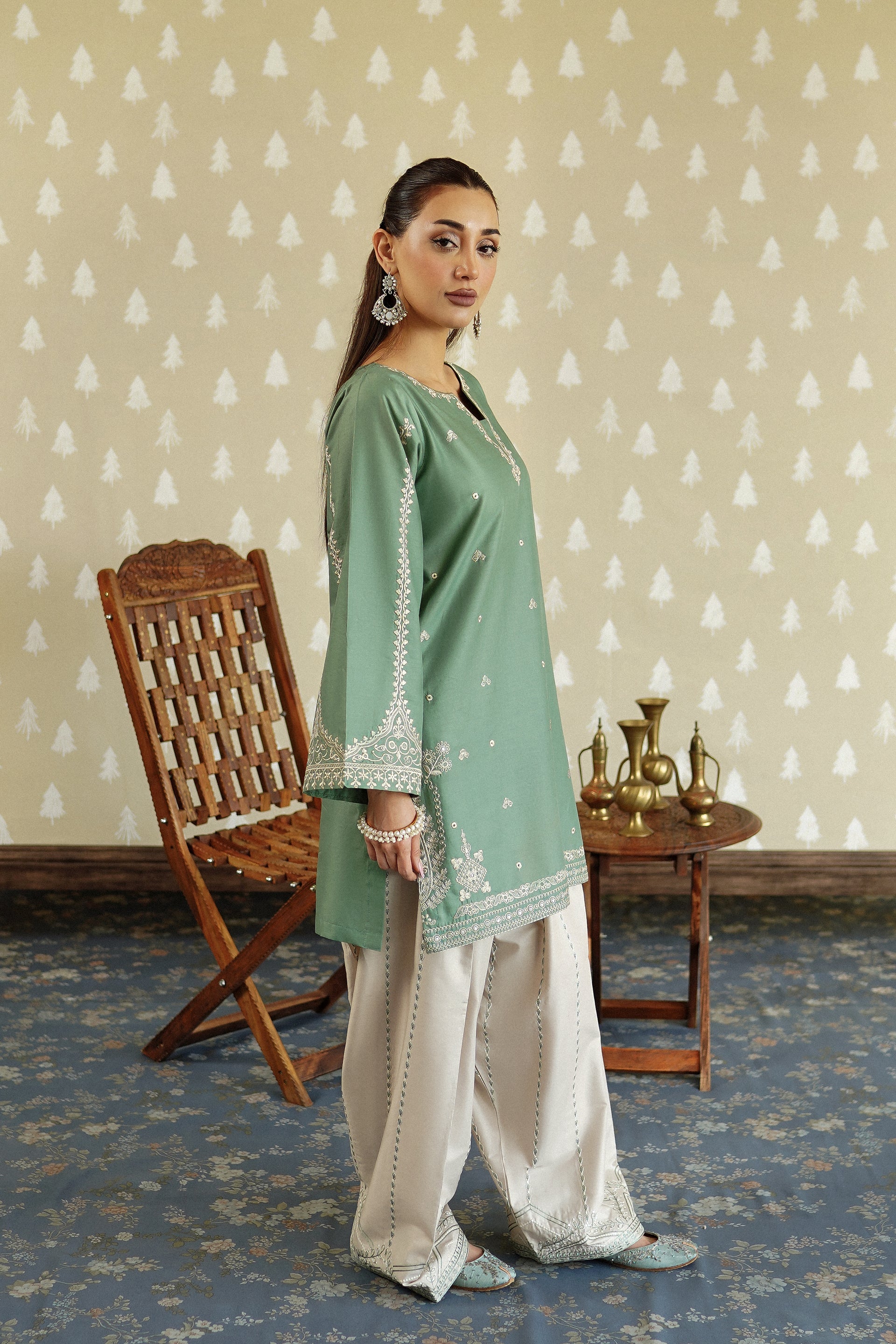 DIYAR 2-PIECE EMBROIDERED