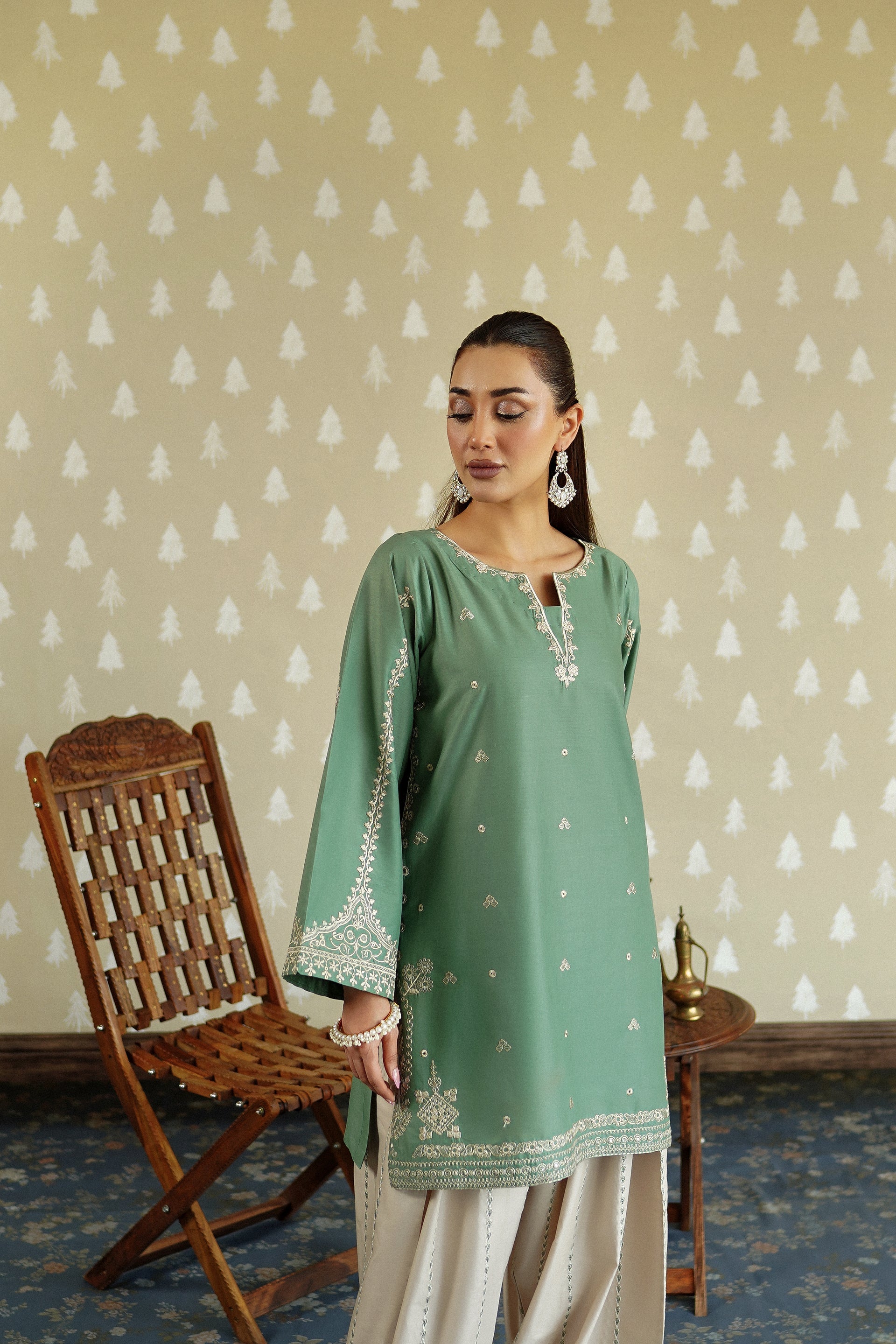 DIYAR 2-PIECE EMBROIDERED
