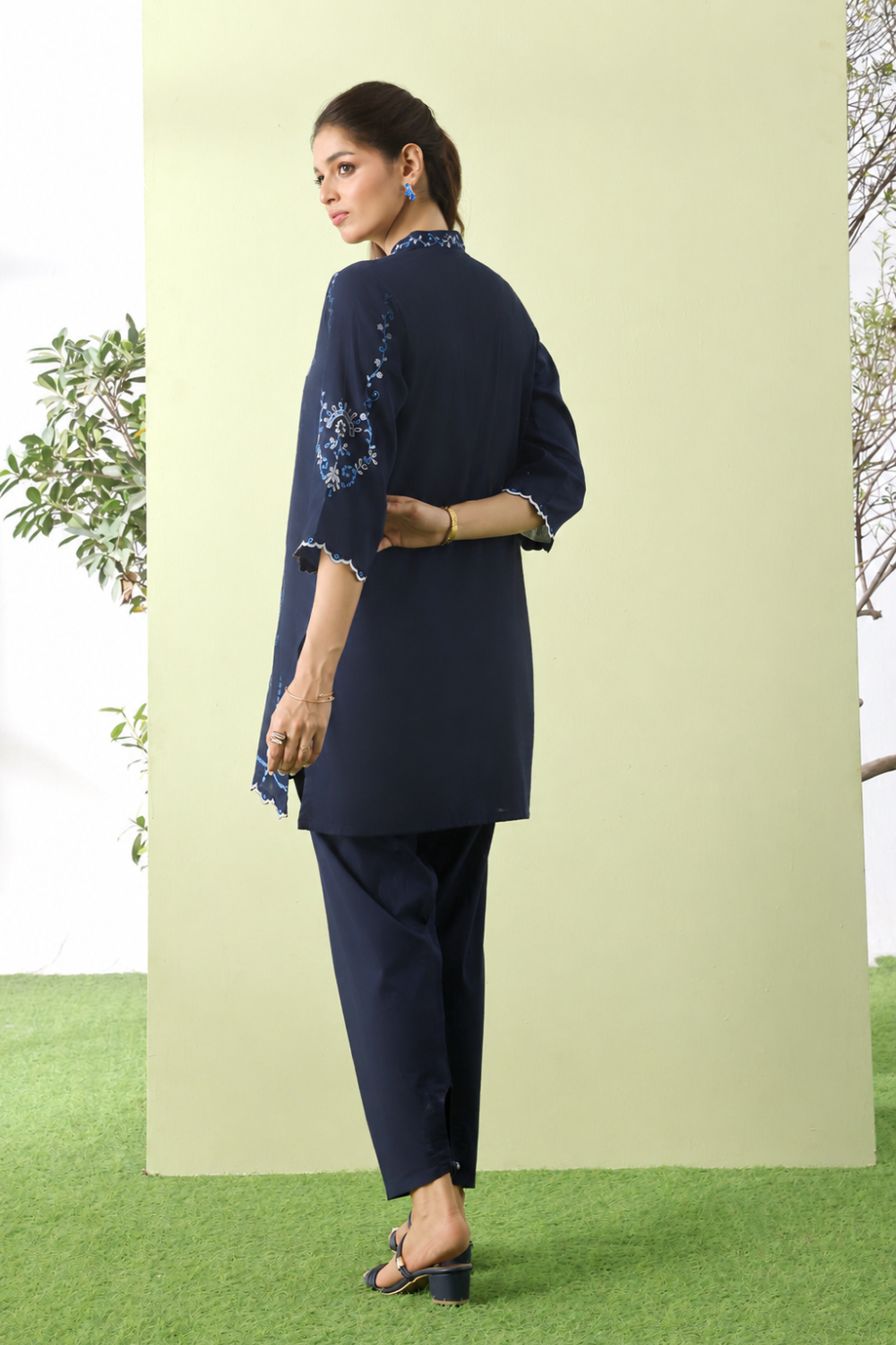 VANEEZA 2PC